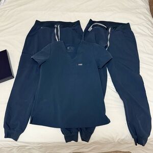 Figs Technical Collection in Space Blue